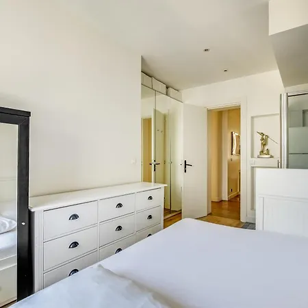 דירה Bright Spacious 4p Eiffel Tower Auteuil פריז
