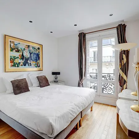 Bright Spacious 2p - Eiffel Tower Auteuil Апартаменты Париж
